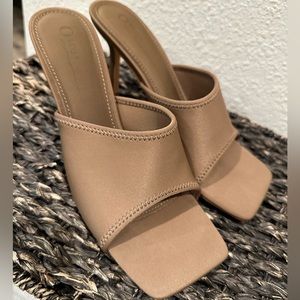 Taupe stretchy slide-in heel sandal; size 8.5 US. Brand new.